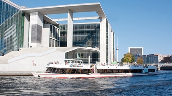 Spree River Sightseeing Cruise with Cake & Drink