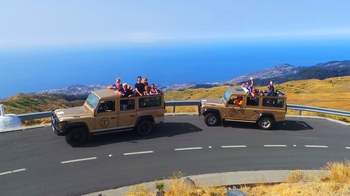 Majestic Madeira Jeep Tour & Dolphin-Watching Cruise with Pico do Arieiro