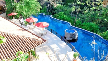 Vandara Hot Springs & Adventure Tour