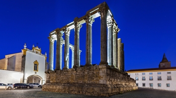 Private Day Trip to UNESCO World Heritage City of Évora with Winery Visit