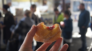Food Tour to Queen Victoria Market & Carlton
