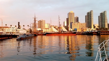 Private Sailboat Cruise with Hors D'oeuvres