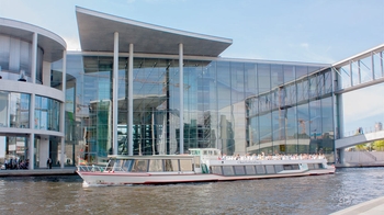 Sightseeing River Cruise with Wine & Cheese