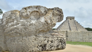 Chichén Itzá Express Tour with Breakfast
