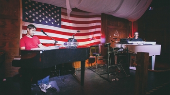 Que d'Keys Dueling Piano Bar Admission